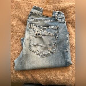 Buckle BKE Stella Distressed Flare Jeans Size 34/31
